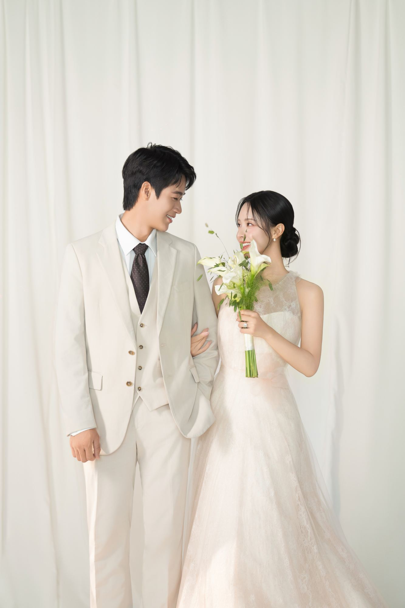 DIVINE MOMENTS 4